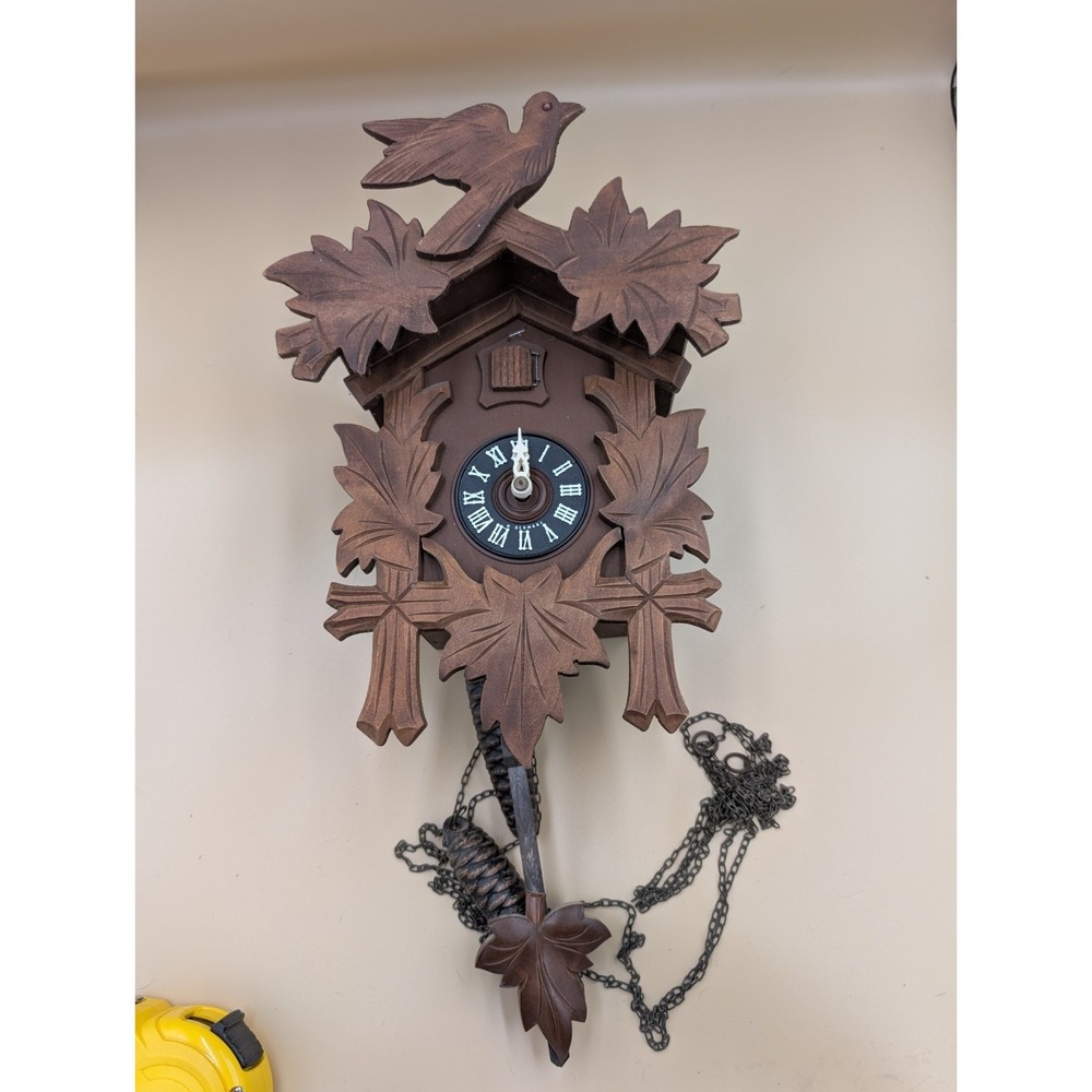 vintage german black forest cuckoo clock 1 Day Bird Works Time Is Slow. 4 Repair
